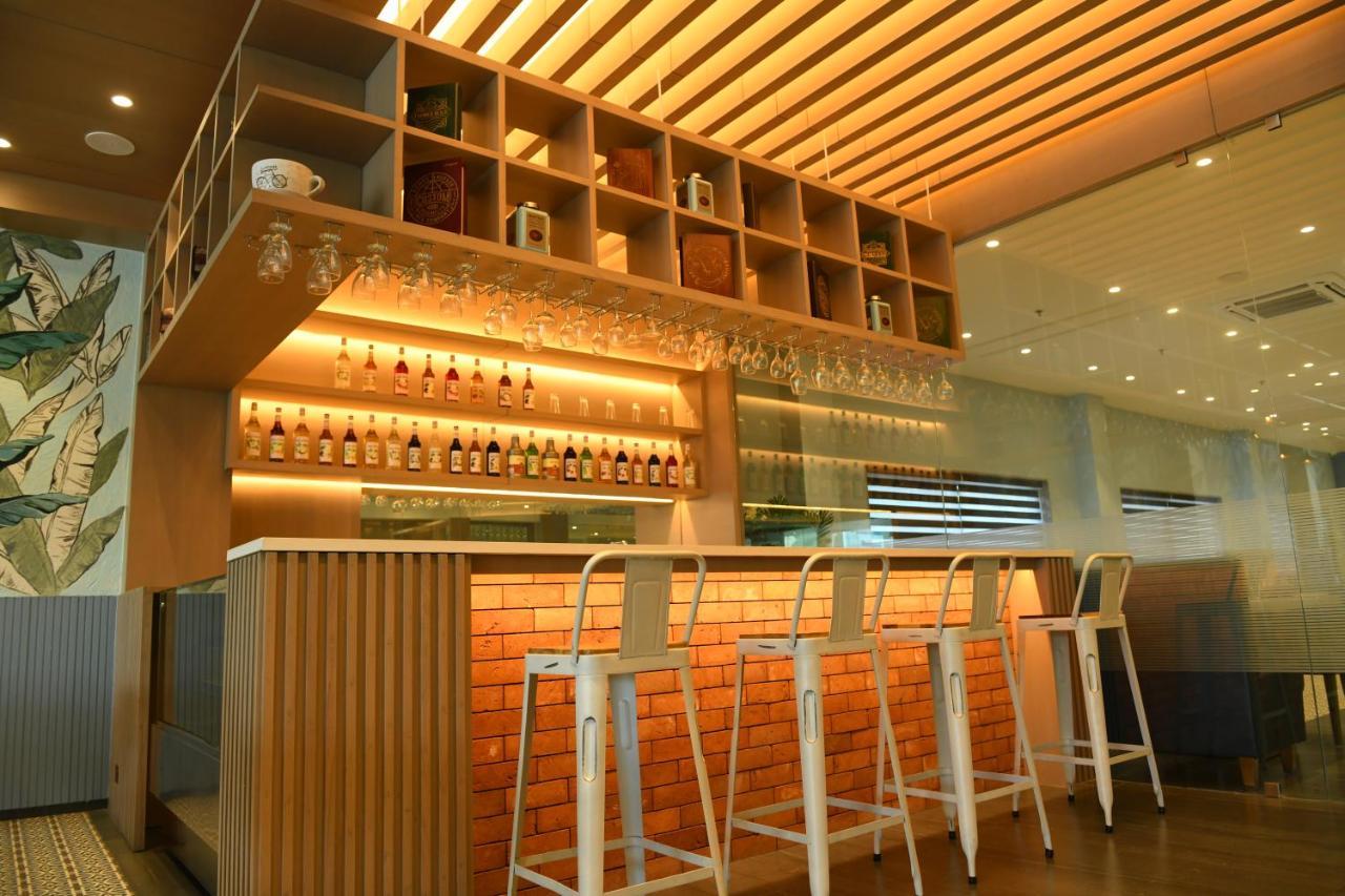 Hotel Blueivy Anand Ngoại thất bức ảnh