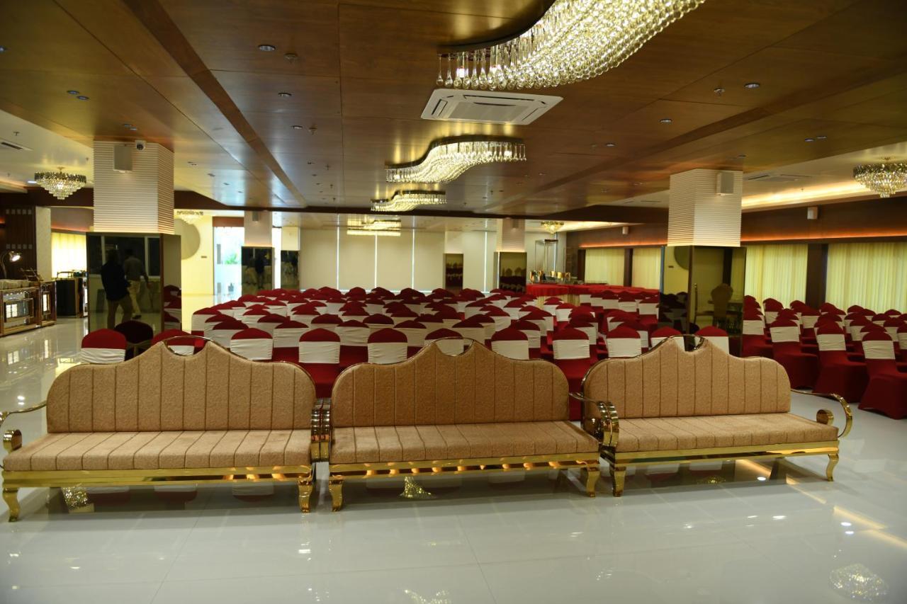 Hotel Blueivy Anand Ngoại thất bức ảnh