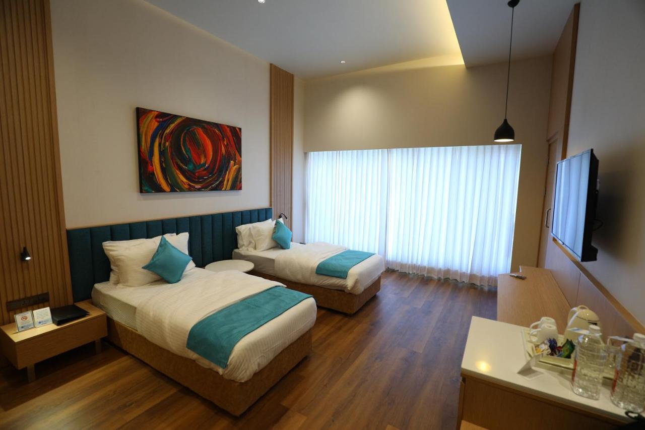Hotel Blueivy Anand Ngoại thất bức ảnh