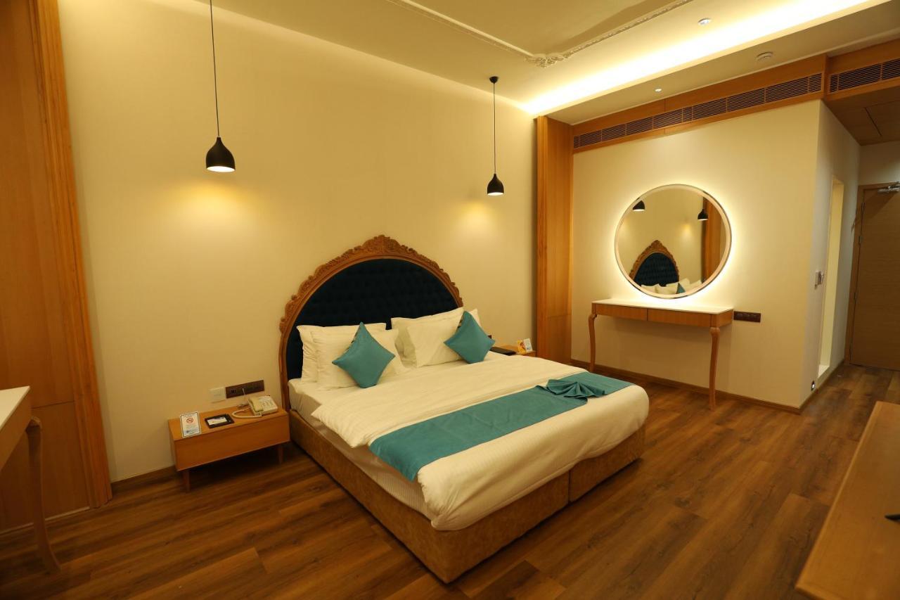 Hotel Blueivy Anand Ngoại thất bức ảnh