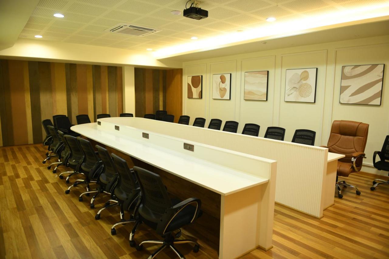 Hotel Blueivy Anand Ngoại thất bức ảnh