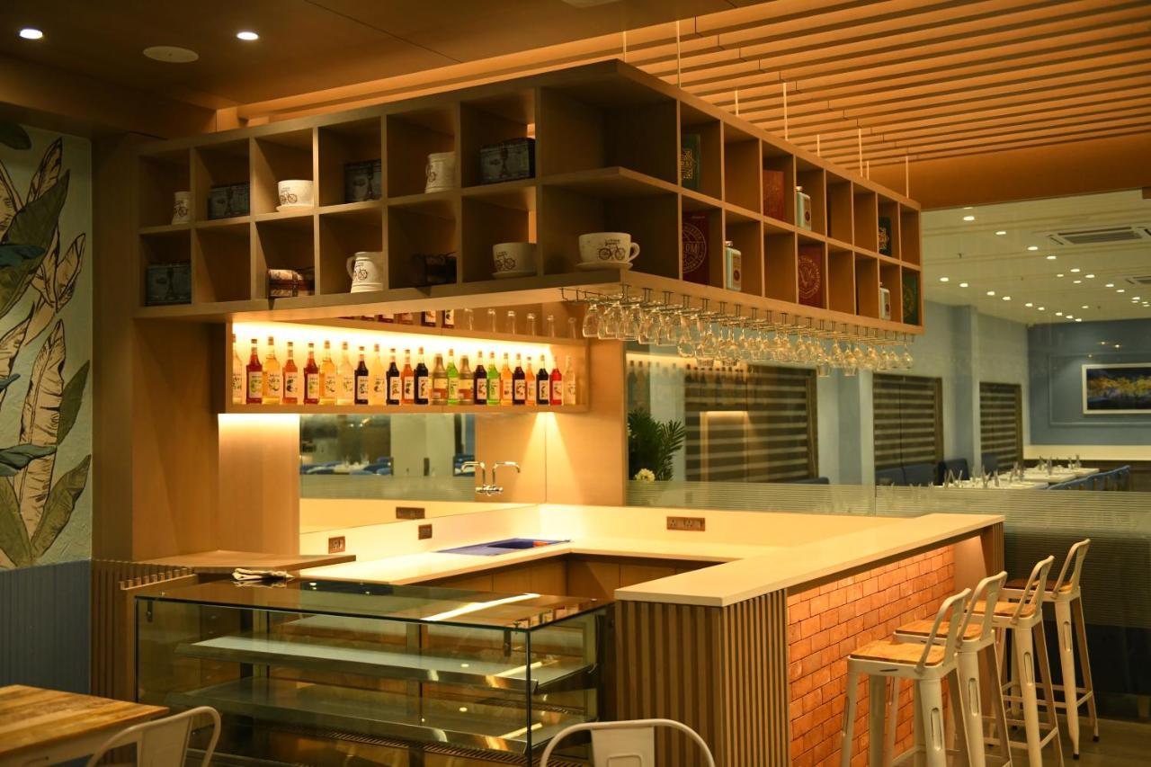 Hotel Blueivy Anand Ngoại thất bức ảnh