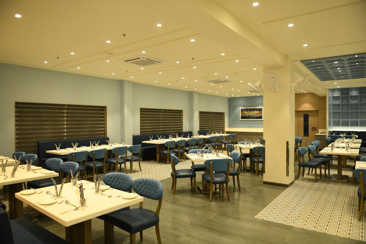 Hotel Blueivy Anand Ngoại thất bức ảnh