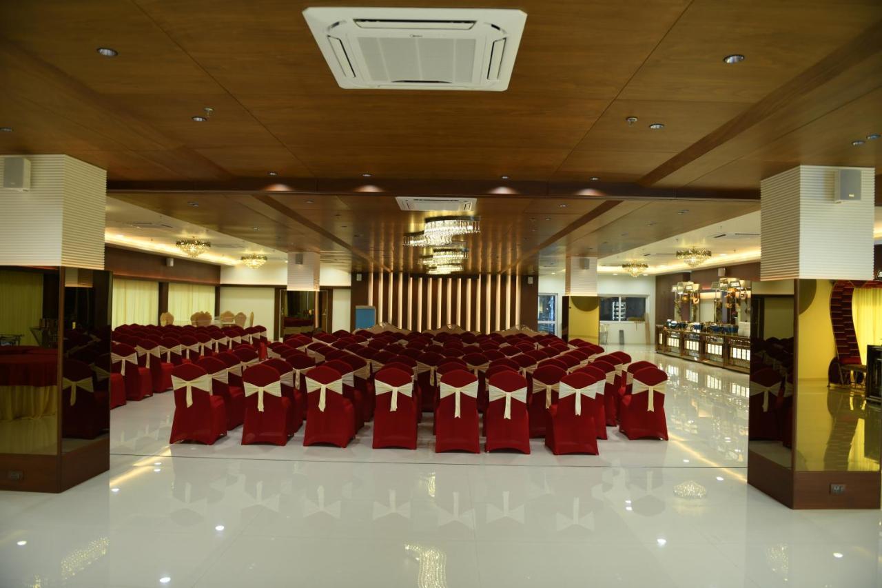 Hotel Blueivy Anand Ngoại thất bức ảnh