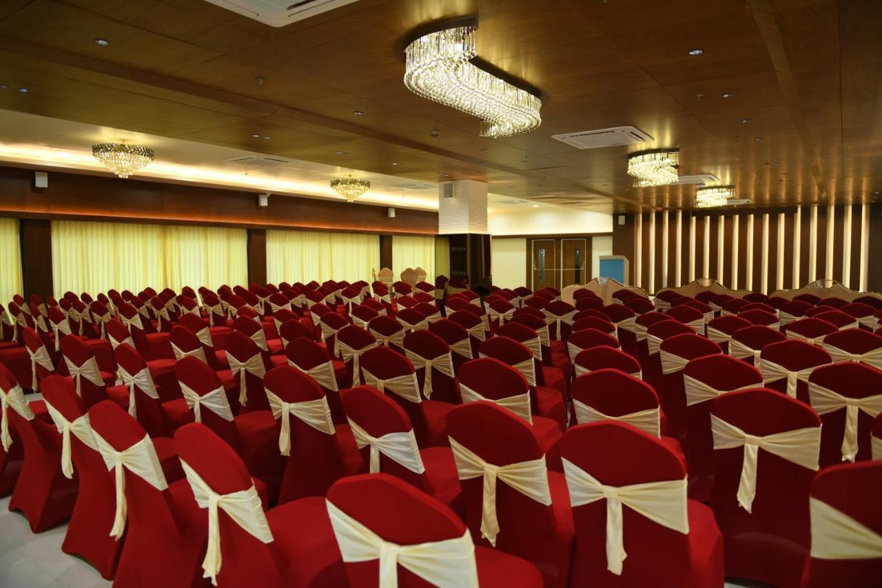 Hotel Blueivy Anand Ngoại thất bức ảnh