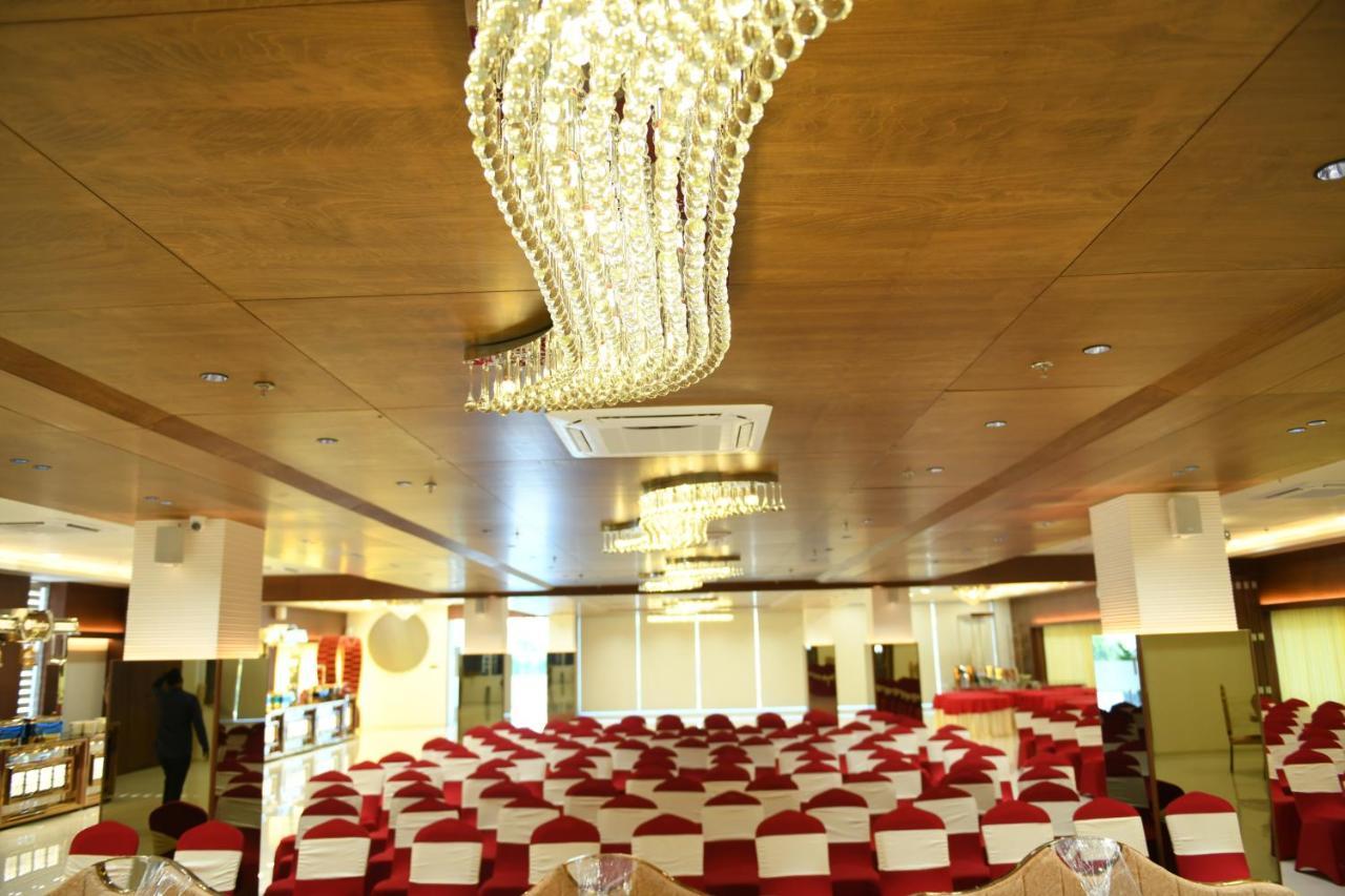 Hotel Blueivy Anand Ngoại thất bức ảnh