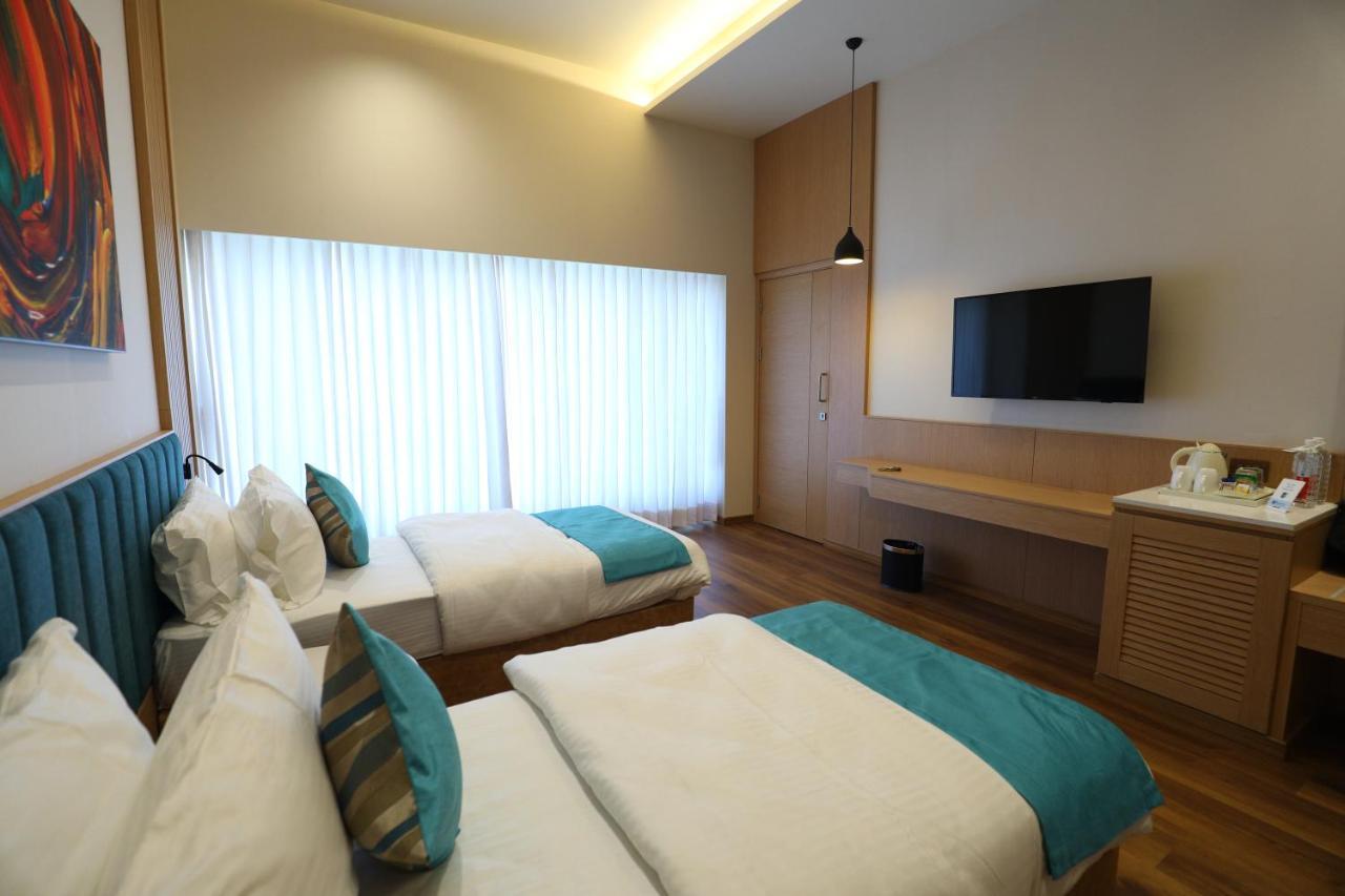 Hotel Blueivy Anand Ngoại thất bức ảnh