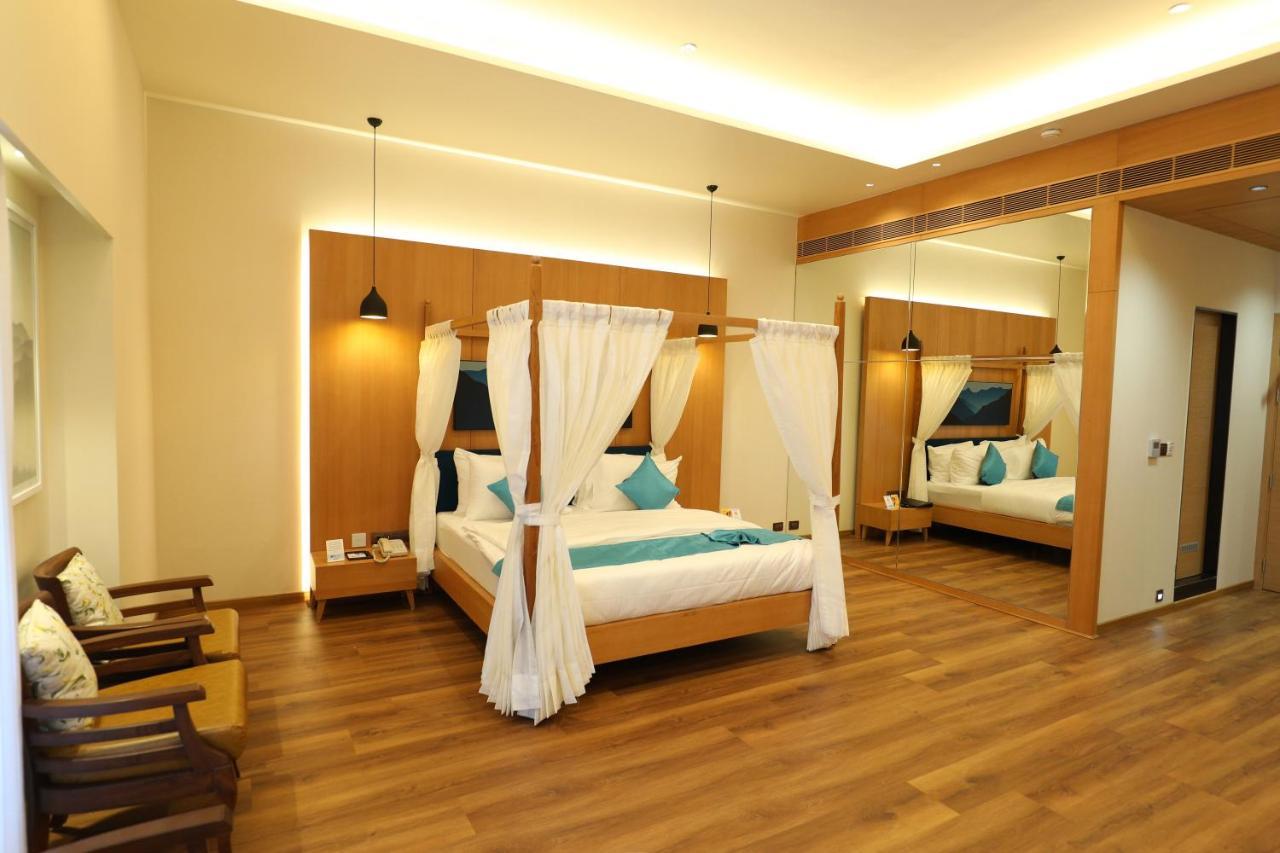 Hotel Blueivy Anand Ngoại thất bức ảnh
