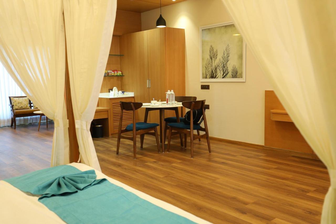 Hotel Blueivy Anand Ngoại thất bức ảnh