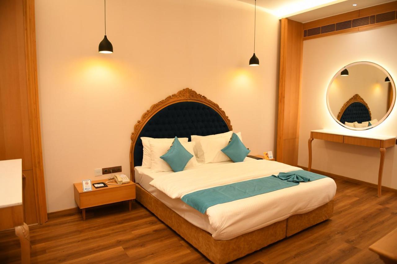 Hotel Blueivy Anand Ngoại thất bức ảnh