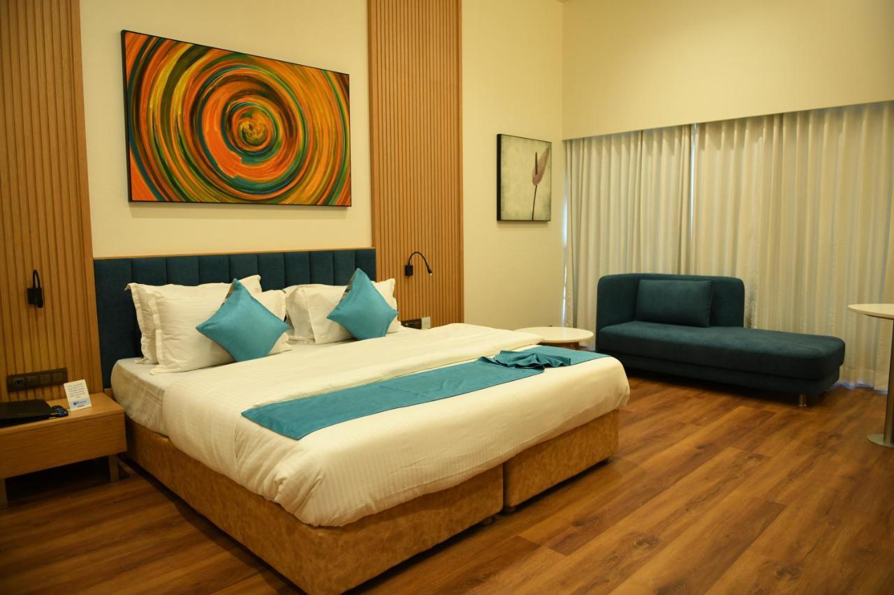 Hotel Blueivy Anand Ngoại thất bức ảnh